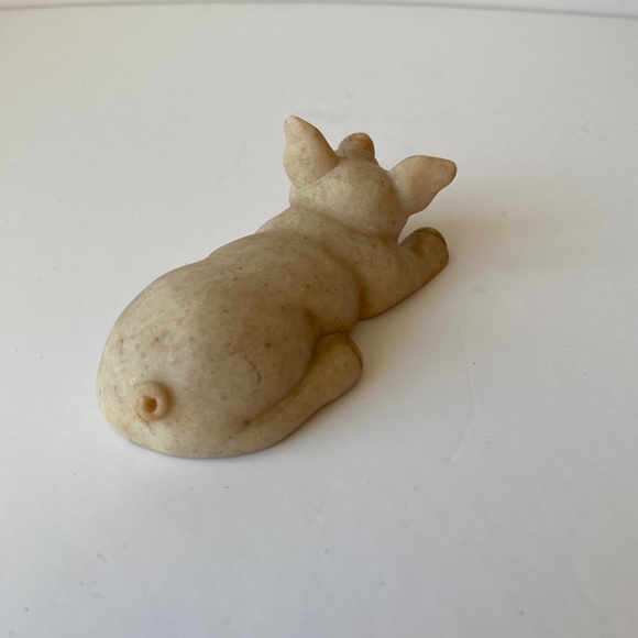 Vintage Quarry Critters Lying Pig Collectible Figurine Dated 1999 - Picture 6 of 8